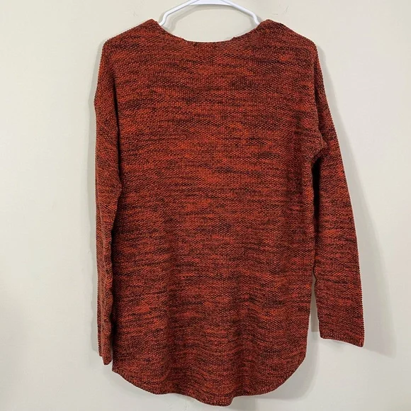 H&M Rust Colored Lightweight V-Neck Sweater - Picture 5 of 5